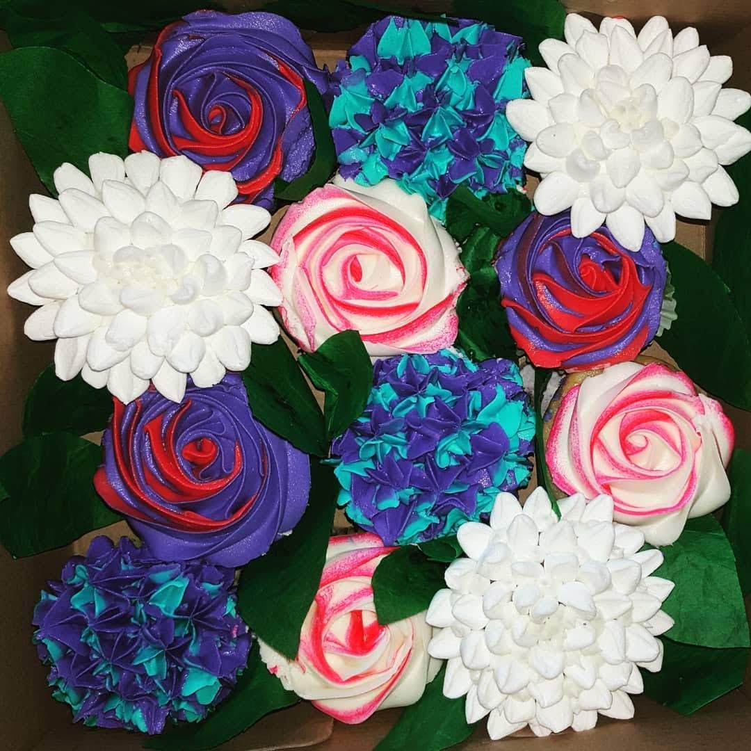 flower cupcakes made by Nan's Nummies